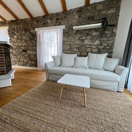 Dutovlje Guesthouse 45 מראה חיצוני תמונה