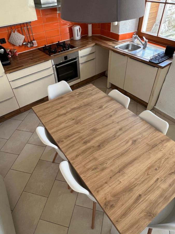 Dutovlje Guesthouse 45 מראה חיצוני תמונה