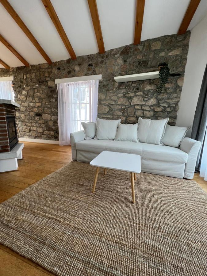 Dutovlje Guesthouse 45 מראה חיצוני תמונה