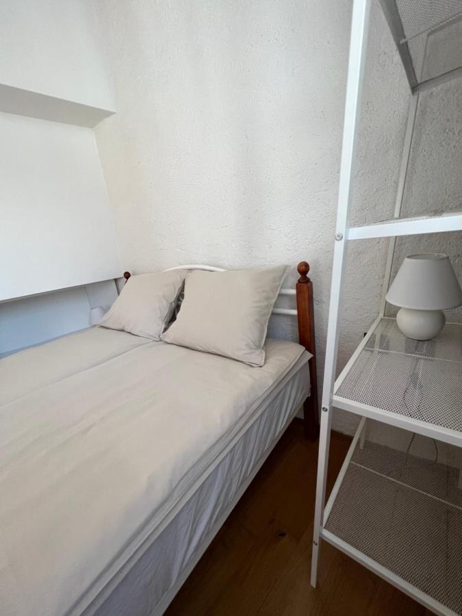 Dutovlje Guesthouse 45 מראה חיצוני תמונה